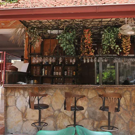 Ξενοδοχείο House